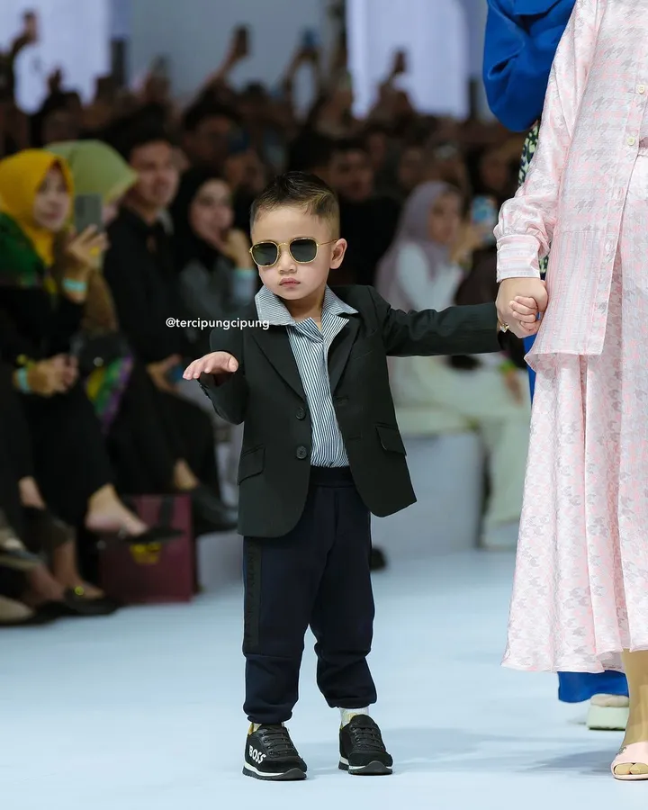 Fashion Style Rayyanza
